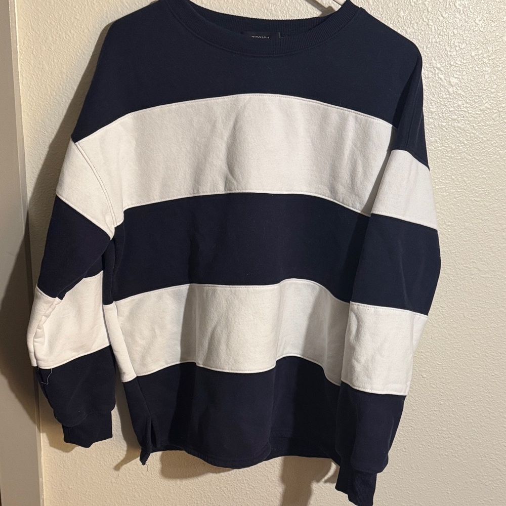 Striped Black and White Sweatshirt